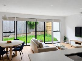 Modern Cozy Escape, hotel en Highton
