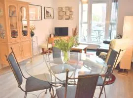 Chichester City Centre 2 Bedroom Flat I Ground Floor with Underground Parking I Chichester Holiday Properties