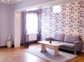 Rymlig & central 4-rumslägenhet mitt i Sveg - Nära till allt, hotel a Sveg