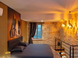 Love Room romantique - Balnéo & Sauna - Cahors, Hotel in Cahors