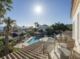 Stunning 5-Bed Villa with Private Pool
