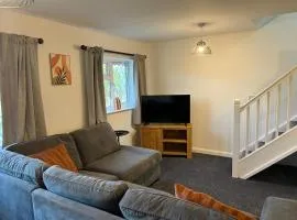 Cosy Flat Near Gatwick Free Parking
