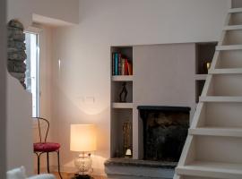 Luxury Apartment in Moltrasio Center, hotel sa Moltrasio