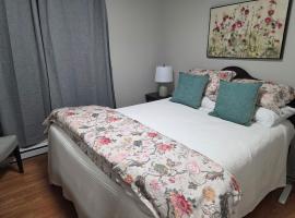 3 Bedroom Near Airport, hotel en Fredericton