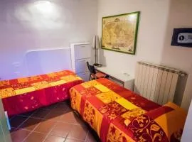 Twin Room ands Private Bath Central Florence