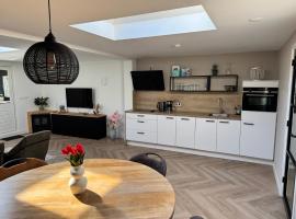 Cosy lodge in beautiful walking and cycling surroundings, hotel sa Epe