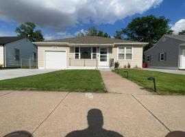 Gano Street Retreat، فندق في Great Bend