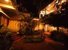 MohorBari Homestay -The 4BR Heritage Peace Retreat