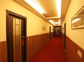 Hotol O River Bay Resort, hotel sa Rājārtāluk