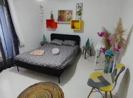 Chambre dans mas ancien proche étang de thau