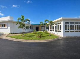 Blue Lodge, Hotel in Manati