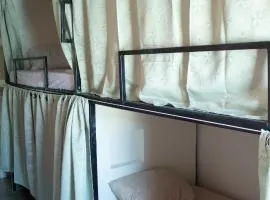 Yek Hostels