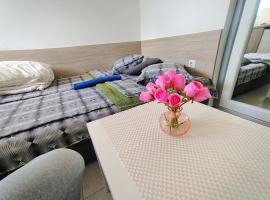 City Centre Suits 3, hotel a Varna