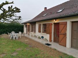 Chambre et salon indépendants chez l'habitant, Hotel in Pierre-de-Bresse