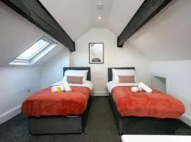 Comfortable Bedrooms-Parking - Netflix, Free WiFi, Family Friendly