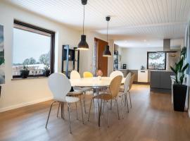 Country View Village House near Lake 6 persons – hotel w mieście Østbirk