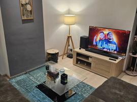 Bright apartment with 2 bedrooms in Herstal, hotel i Herstal