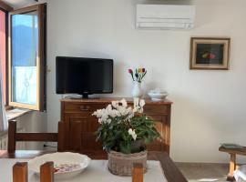 Casetta al Belvedere - Lake View, Hotel in Vercana
