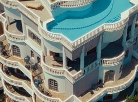 Hotel Di Monte Cristo - Roof Pool, hôtel à Saranda