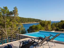 Luxury villa Brac Sea Horizon with pool and SUP, hotel a Milna