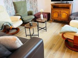 Maison à la campagne 5 chambres 11 personnes, Hotel in Lantic