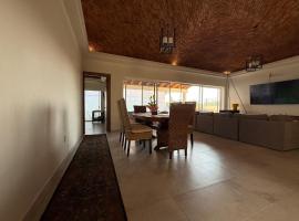 Casa en Ajijic con Terraza y Jardín hasta para 8 personas, hotel v destinaci Ajijic