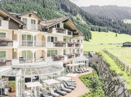 Traumhotel Alpina Superior, מלון בגרלוס