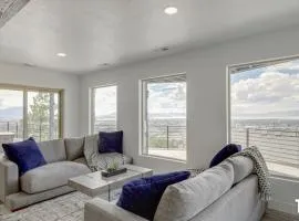 Panoramic Luxury Estate with Indoor Court & Sauna