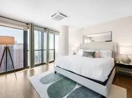 LUX Dtown Penthouses 9bd-9ba Sleep 25 Parking, Pool, Gym