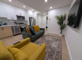 Granny's Hug, a cozy 2 Bedroom Basement Suite – hotel w mieście Calgary