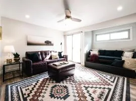 Quiet Creekside Walk to Downtown