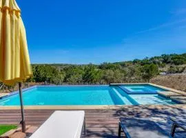 Infinity Edge Pool and Fire Pit Spicewood Getaway!