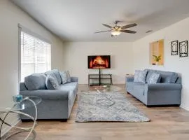 Less Than 1 Mi to Crystal River Well-Equipped Duplex!