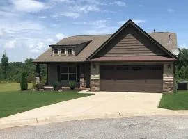 Cozy Family Home-Relaxing Stay in a Quiet Setting