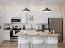 Luxury Downtown 2 Bedroom Flat