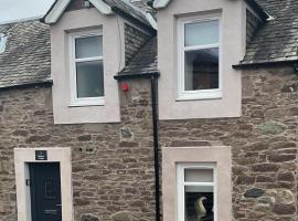 Meadow Cottage, hotell i Crieff