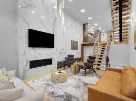 Luxury Downtown Mansion Garage Parking Roofdeck