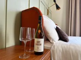 HNFC Stays - Business studio with amenities