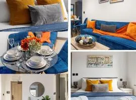 North Finchley Modern 2-BR Flat with Workspace and WiFi