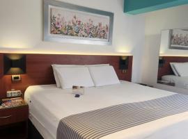 Hotel Vila Santa, хотел в Лима