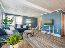 Steps to Beach Pet Friendly Front Unit