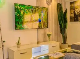 Chic Modern Studio Apartment with Pool