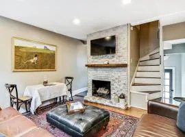 Cozy & Historic Gem - Free Parking Patio -Sleeps 6