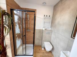 Schönfeld Apartments, מלון בSchönfeld