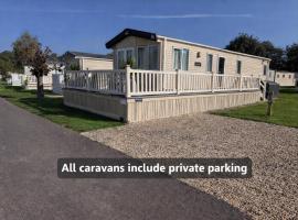 forest beach bashley park, hotel din Sway