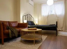 Chic Studio in Sofia Center - Urban Oasis for 2!