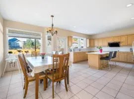 Bright Private Room in Quiet Richmond House