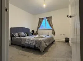Beautiful Private Ensuite Minutes to city centre
