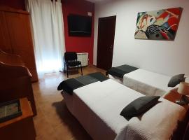 Casa Rural Peña Dorada, hotel din Lumpiaque