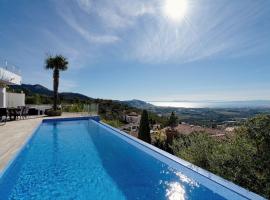 Casa Blanca - Exclusive villa with infinity pool and panoramic views, Hotel in La Selva de Mar